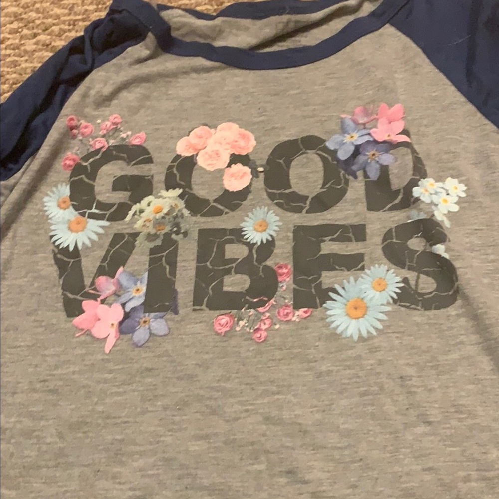 Floral good vibes tee
